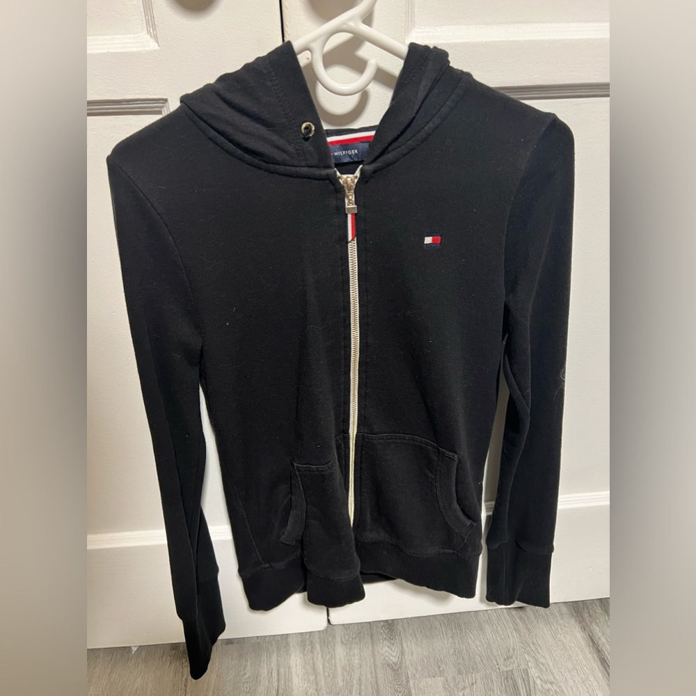 Tommy Hillfiger black hoodie with zipper. Only worn once. Washed properly